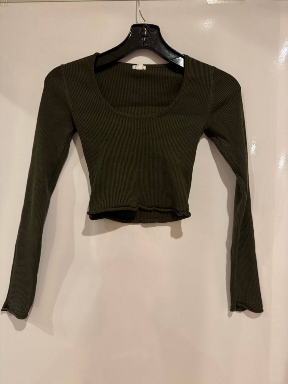 Garage Ribbed Long-Sleeve Crop Top in Olive Green